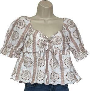 Urban Romantics Embroidered Cropped Floral Blouse Size Medium